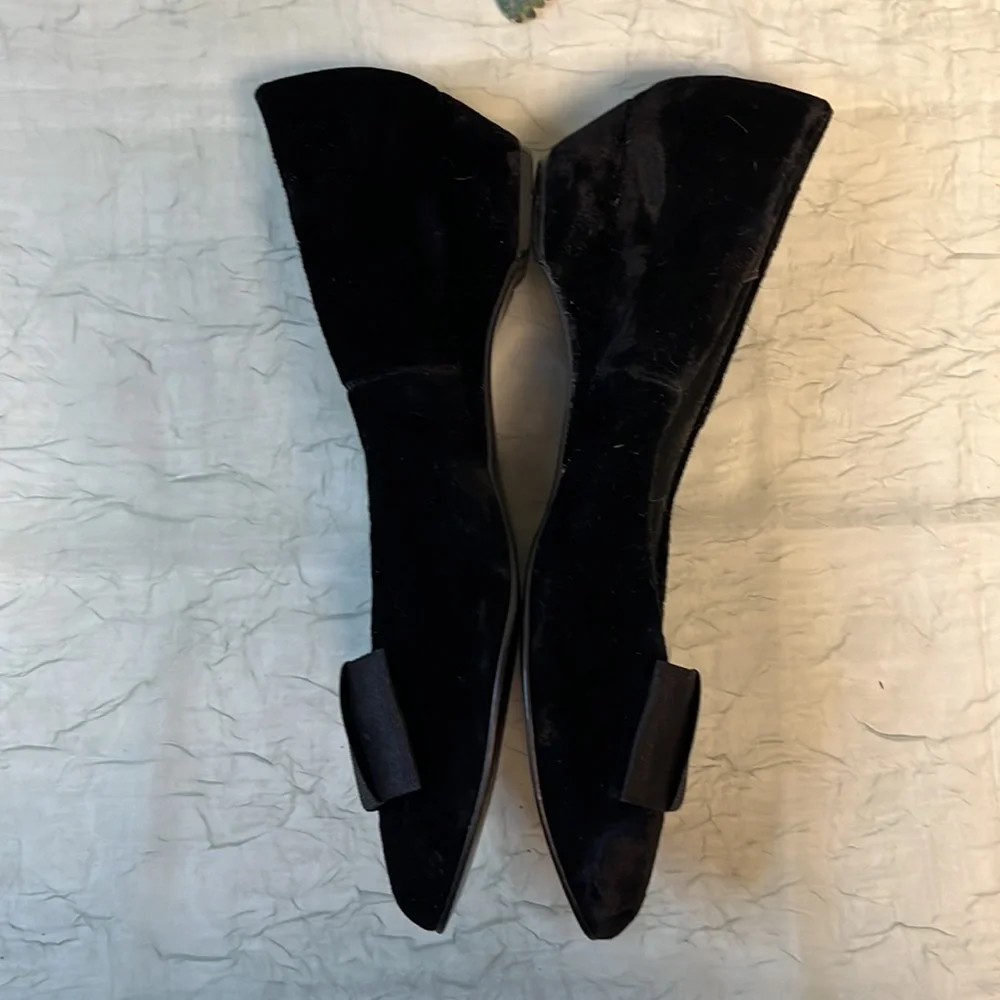 Naturalizer Black Velvet Bowed Almond Toe Vintage Wedges | 7.5 M